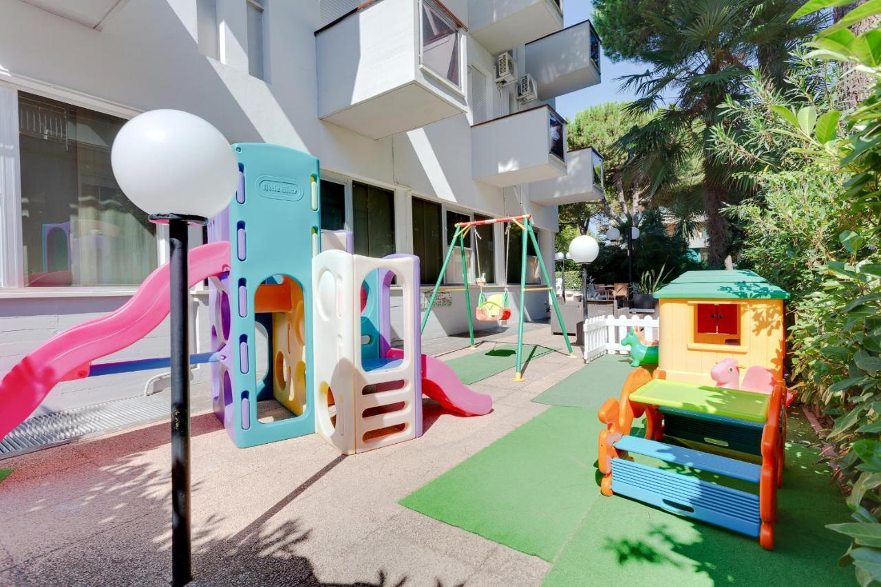 Hotel Kiss Cesenatico Exterior foto
